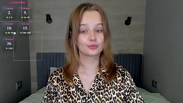 Snapshot of Mary_Phoenix chatting on June 12, 9:01 pm Mary Phoenix online show from June 12, 9:01 pm