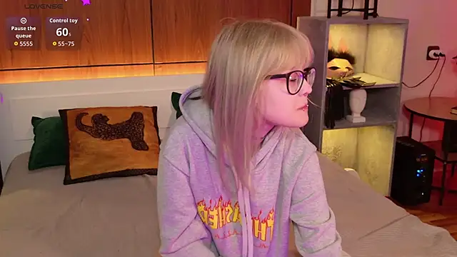 MoliQin online show from April 9, 7:25 am