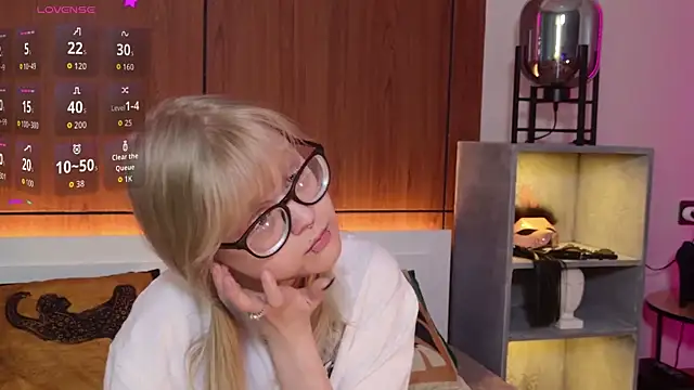 MoliQin online show from April 14, 7:46 am