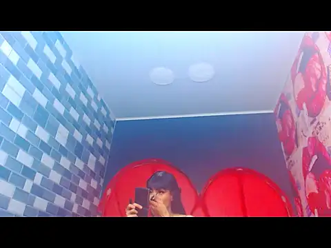 Snapshot of charlottxjuless chatting on February 19, 2:03 pm charlottxjuless online show from February 19, 2:03 pm