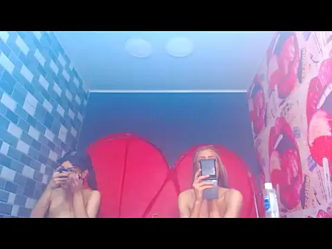 Snapshot of charlottxjuless chatting on February 20, 2:08 pm charlottxjuless online show from February 20, 2:08 pm