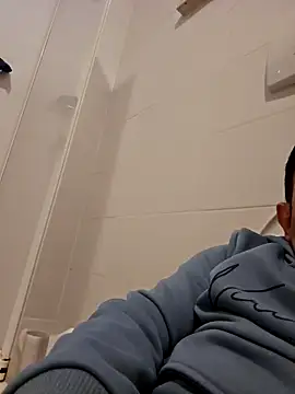 Momisimo online show from March 24, 3:23 pm