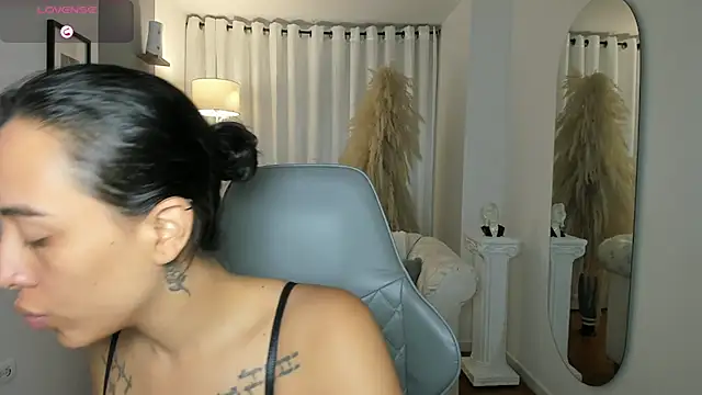 saori katsumi  online show from April 8, 11:01 am