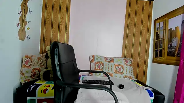 valenttina narvaez online show from April 4, 1:28 pm