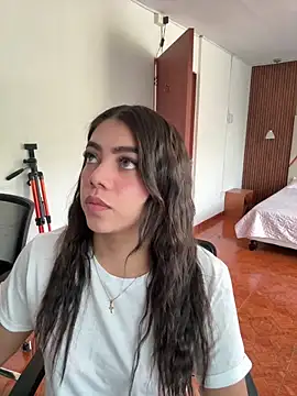 Luna rousse26 online show from April 4, 12:34 pm