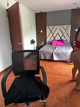 Luna rousse26 online show from April 10, 12:12 pm