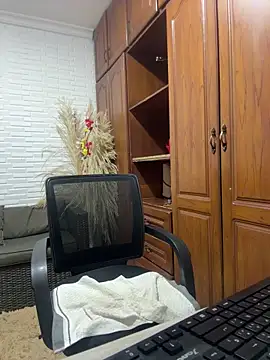 Snapshot of Luna_rousse26 chatting on May 28, 2:01 pm Luna rousse26 online show from May 28, 2:01 pm