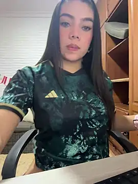 Luna rousse26 online show from June 23, 12:36 pm