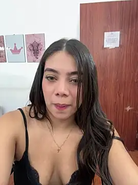 Snapshot of Luna_rousse26 chatting on May 11, 1:01 pm Luna rousse26 online show from May 11, 1:01 pm