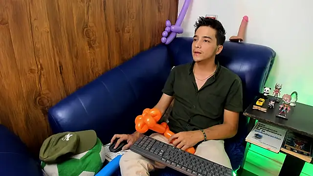 bad boy cum  online show from March 26, 9:35 pm