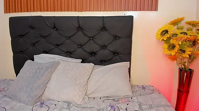 nalasweet online show from March 10, 1:15 pm