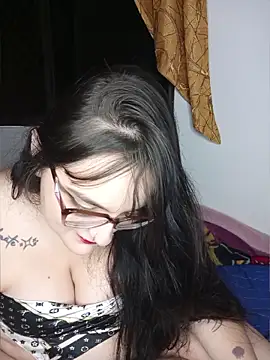 daphneev online show from June 4, 1:43 am