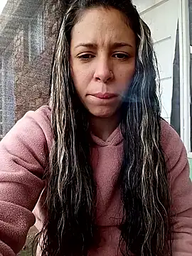 Snapshot of kiki_milu chatting on April 22, 1:29 pm kiki milu online show from April 22, 1:29 pm