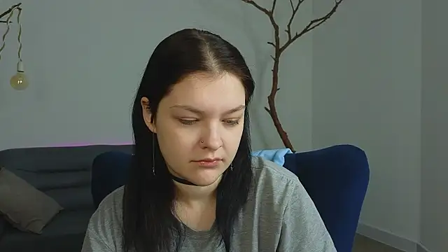 DeliaEffy online show from March 25, 12:59 pm