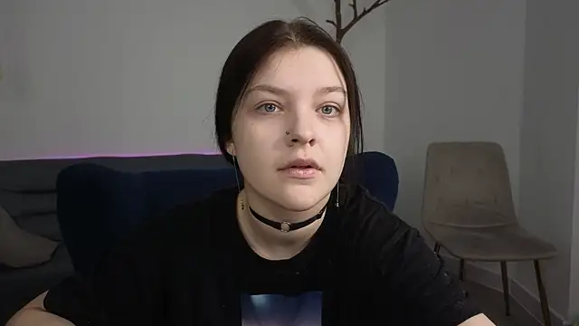 DeliaEffy online show from March 22, 12:50 pm