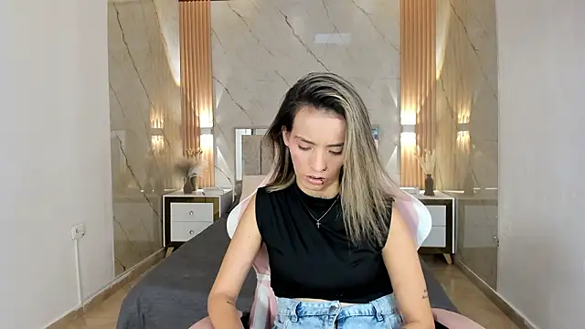 your whore Salome online show from March 21, 6:45 pm