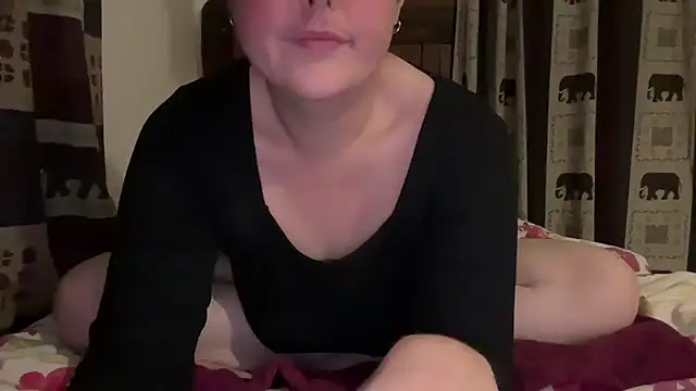 Snapshot of Ewelinababy chatting on February 25, 9:58 pm Ewelinababy online show from February 25, 9:58 pm