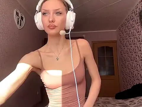 ChelsieGibbson online show from February 19, 11:29 am