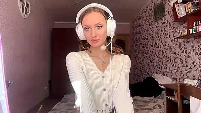 ChelsieGibbson online show from March 5, 11:07 am