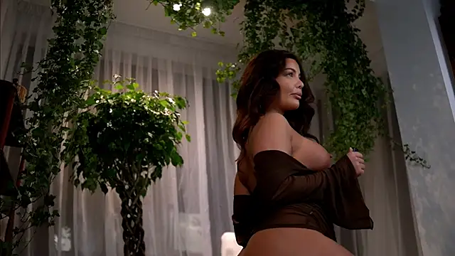 Snapshot of TheMaddisonShow_ chatting on February 18, 3:37 am TheMaddisonShow online show from February 18, 3:37 am