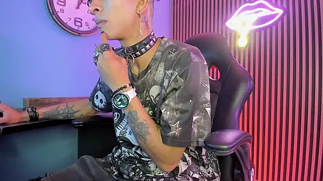 Maximoking26 online show from February 23, 4:36 am