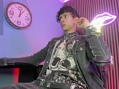 Maximoking26 online show from March 7, 4:41 am