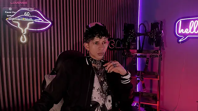 Maximoking26 online show from April 3, 12:33 pm