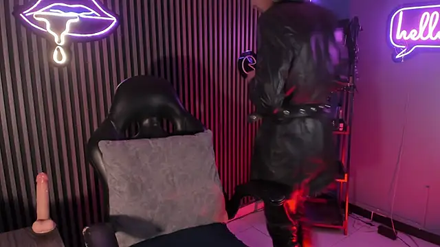 Maximoking26 online show from April 8, 8:49 am