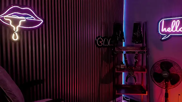 Maximoking26 online show from March 21, 8:19 am