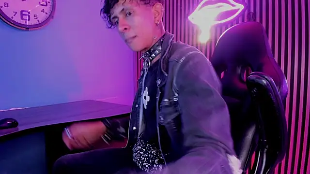 Maximoking26 online show from February 21, 4:36 am