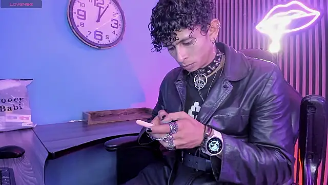 Maximoking26 online show from March 13, 3:33 am