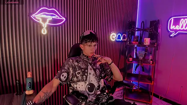 Maximoking26 online show from April 15, 2:06 am