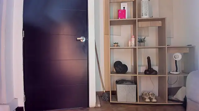 Tylla   online show from March 7, 5:25 am