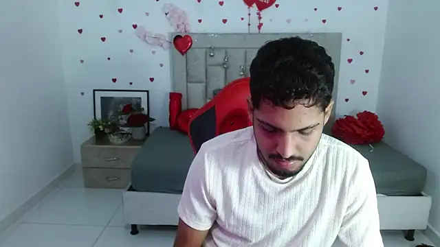 Snapshot of mister_fox723 chatting on March 1, 5:07 am mister fox723 online show from March 1, 5:07 am