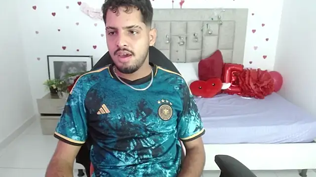 Snapshot of mister_fox723 chatting on February 25, 4:45 am mister fox723 online show from February 25, 4:45 am