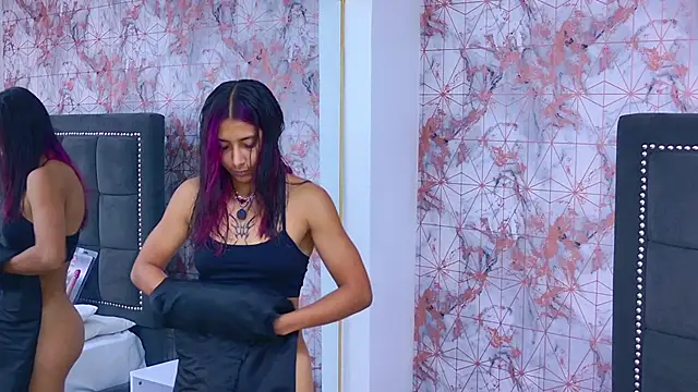 Snapshot of Raven_Gloomy chatting on February 24, 12:28 pm Raven Gloomy online show from February 24, 12:28 pm