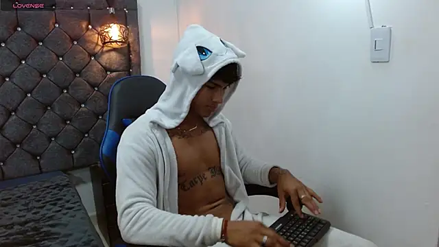 Snapshot of luka_big18 chatting on February 20, 2:08 am luka big18 online show from February 20, 2:08 am