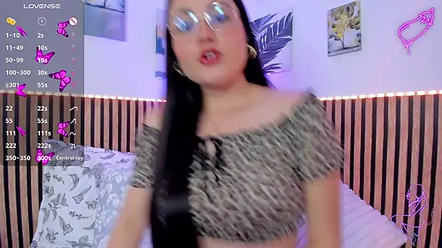 Lyra Noire online show from April 22, 6:47 pm