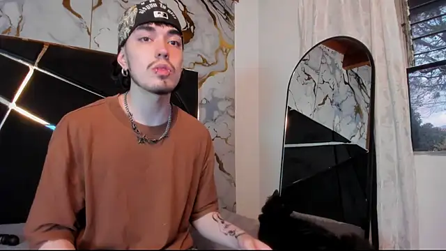 Couple In Heat online show from March 31, 8:33 pm