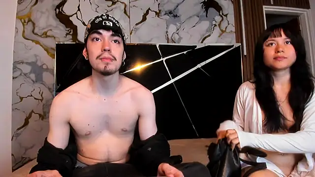 Couple In Heat online show from March 13, 8:25 pm