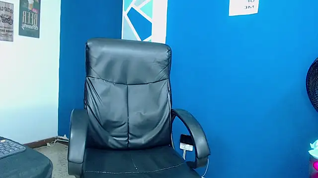 goodgirlxxl online show from March 16, 11:29 pm