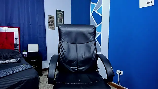 goodgirlxxl online show from April 3, 1:23 am