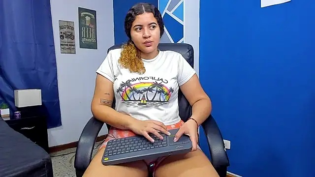 goodgirlxxl online show from March 25, 11:14 pm