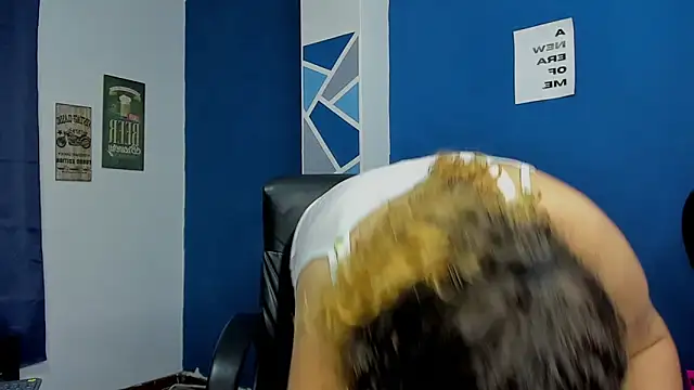 goodgirlxxl online show from March 21, 10:35 pm