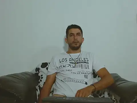 Snapshot of _Grasshopper chatting on February 28, 2:44 am Grasshopper online show from February 28, 2:44 am