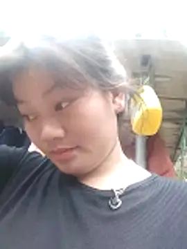 Snapshot of Baby_flower_1 chatting on February 15, 8:13 am Baby flower 1 online show from February 15, 8:13 am