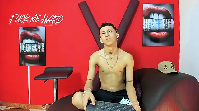 BOYS PLAY online show from March 25, 7:19 am