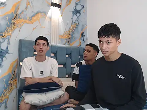 Snapshot of GOLD_BOYS chatting on February 24, 1:12 pm GOLD BOYS online show from February 24, 1:12 pm