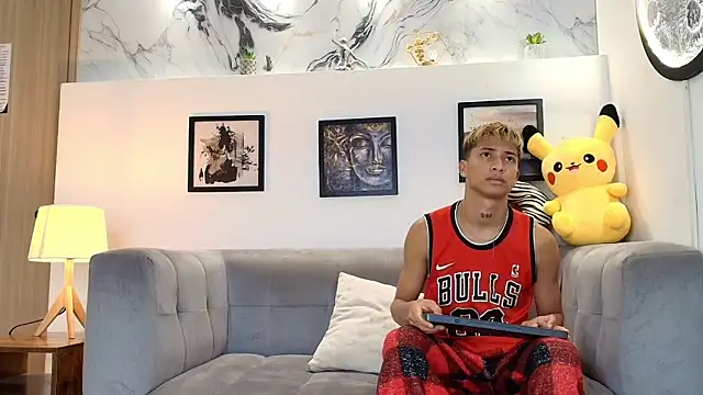 GOLD BOYS online show from May 19, 7:26 am