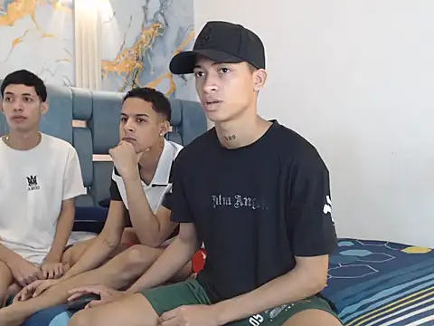 Snapshot of GOLD_BOYS chatting on February 26, 1:22 pm GOLD BOYS online show from February 26, 1:22 pm